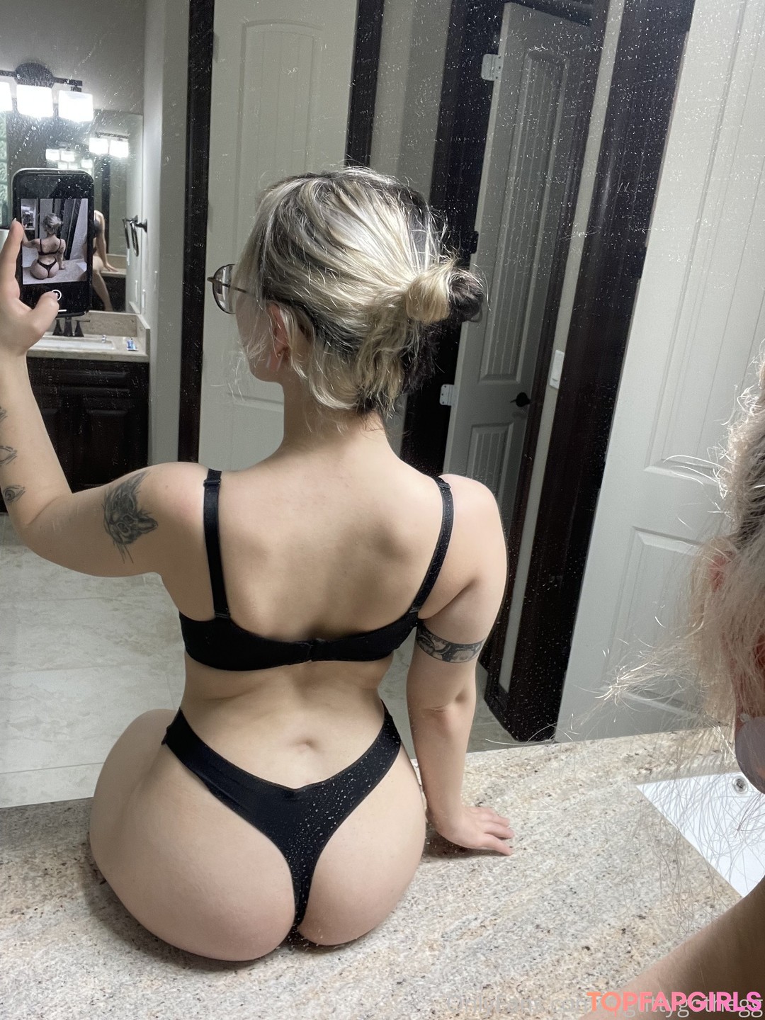 Foto desnuda filtrada de OnlyFans de Big Titty Goth Egg #706