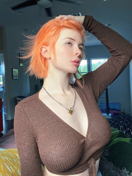 Jenna Lynn Meowri
