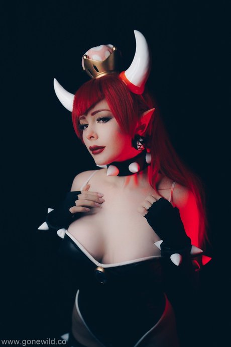 Jenna Lynn Meowri