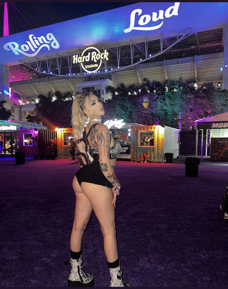 Kendra Sunderland
