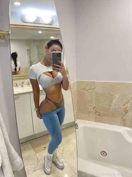 Angie Varona