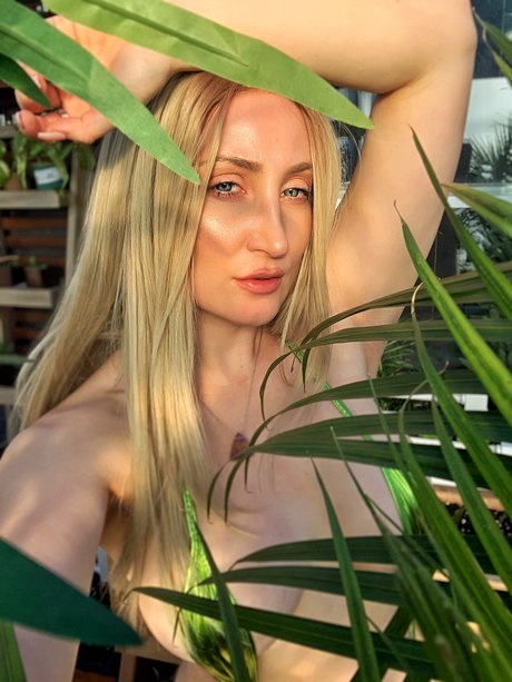 Holly Wolf
