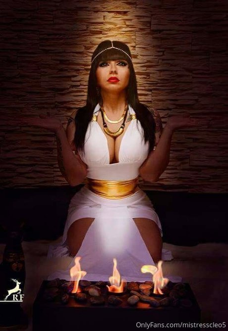 Foto desnuda filtrada de OnlyFans de Mistress Cleopatra