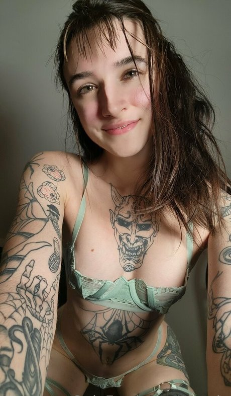 Foto desnuda filtrada de OnlyFans de Motzie