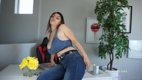 Alexa Pearl