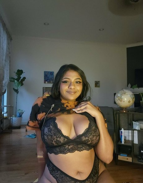 Foto desnuda filtrada de OnlyFans de Rai Blue