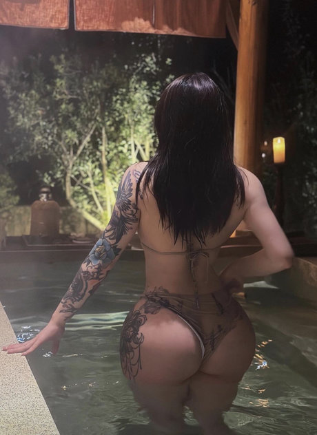 Hitomi Songyuxin