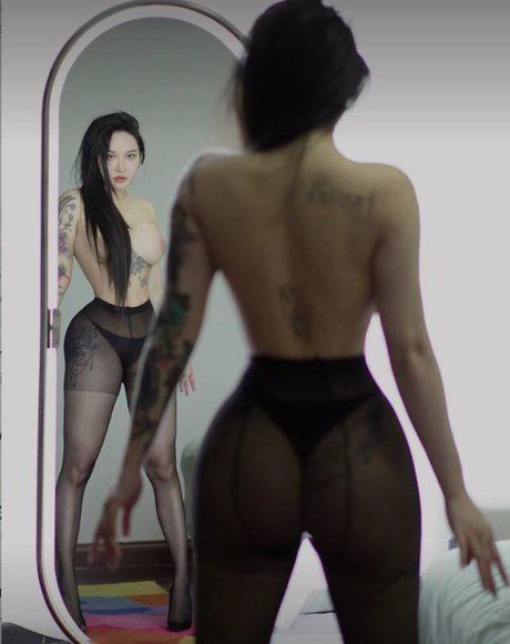 Hitomi Songyuxin
