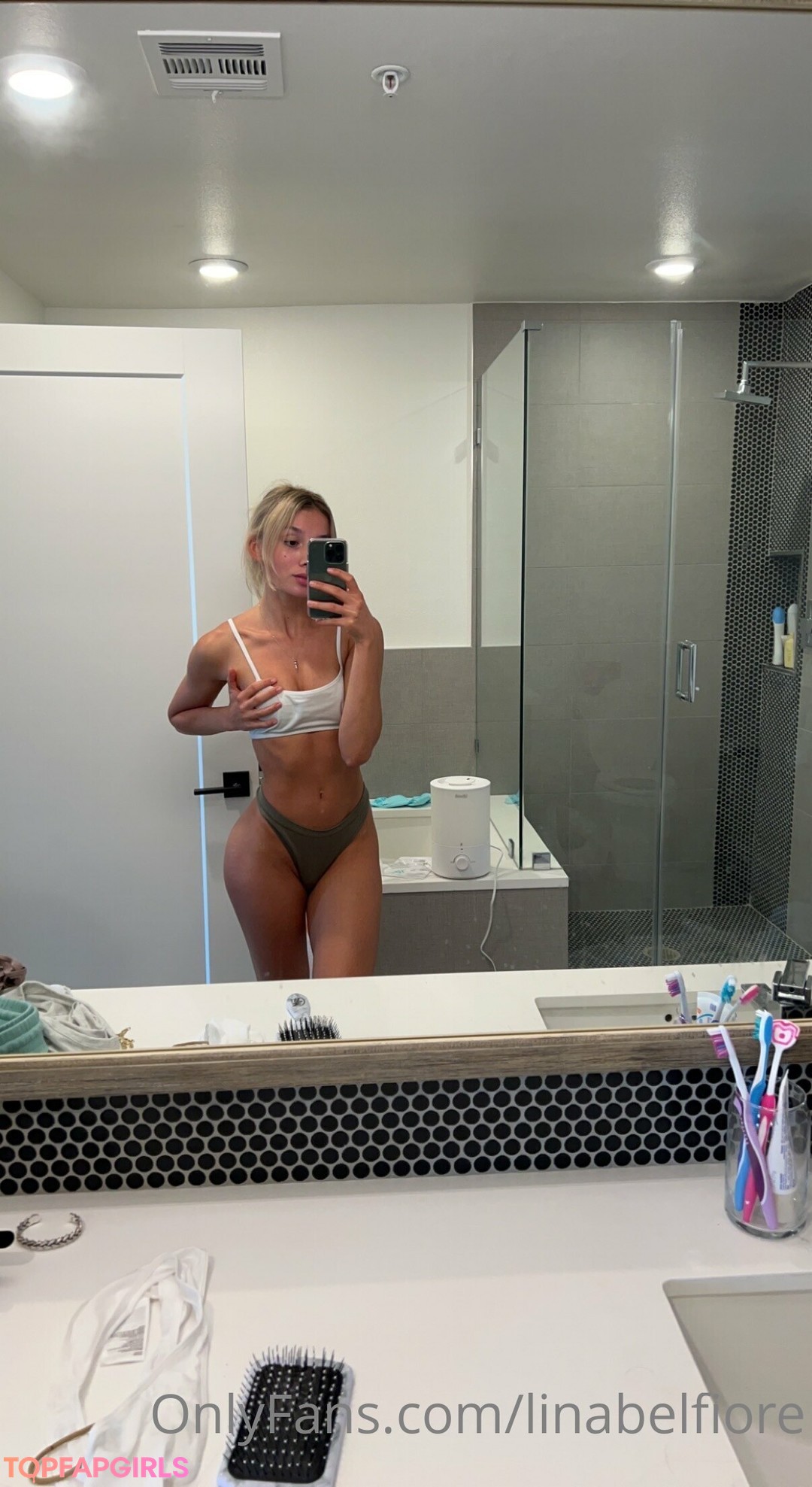 Foto desnuda filtrada de OnlyFans de Lina Belfiore #400