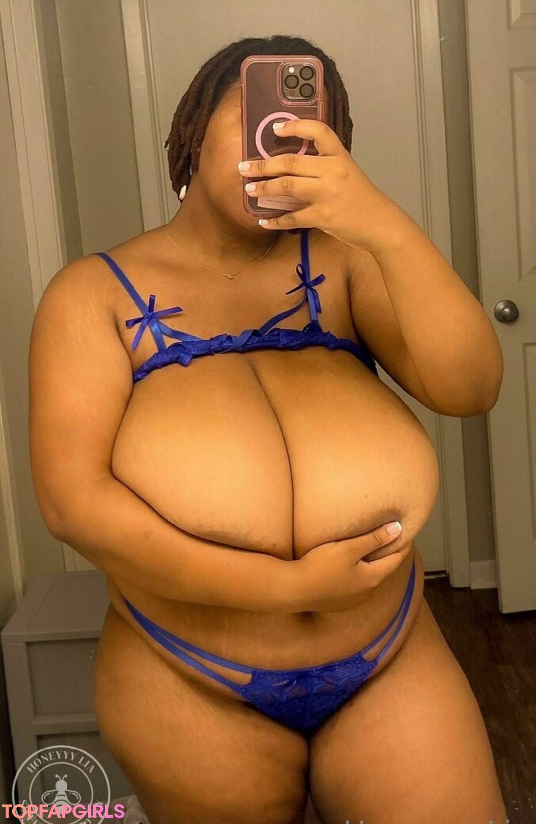 Foto desnuda filtrada de OnlyFans de Miss Honey Mia #78 Foto desnuda filtrada de OnlyFans de Miss Honey Mia #78