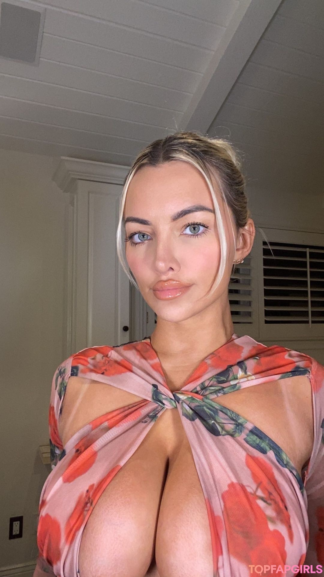 Foto desnuda filtrada de OnlyFans de Lindsey Pelas #863