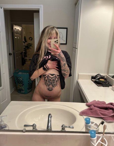Foto desnuda filtrada de OnlyFans de Awlivv