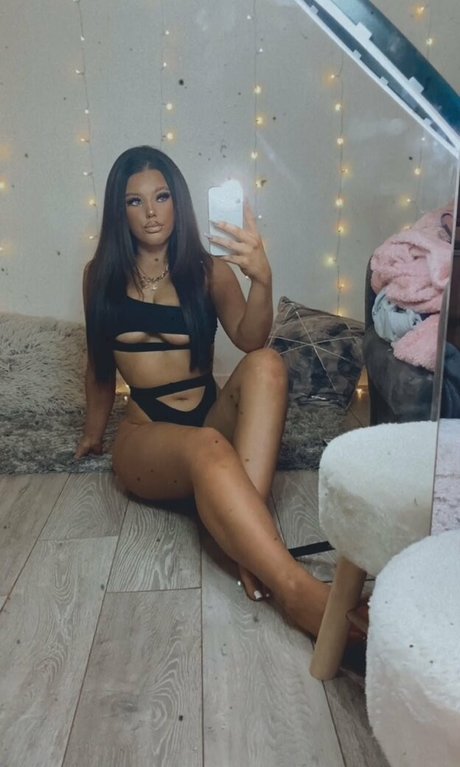 Foto desnuda filtrada de OnlyFans de Elisefionxx