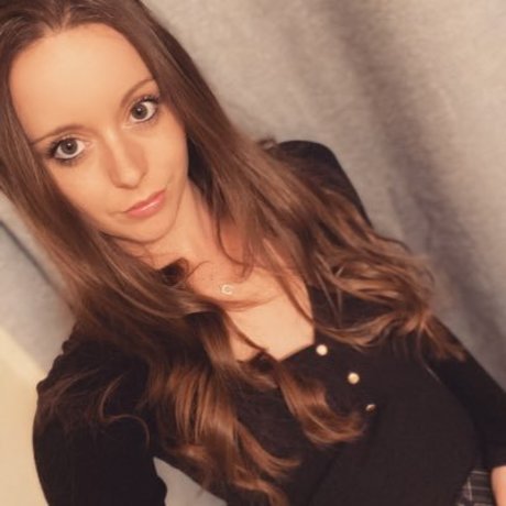 Nadia Foxx