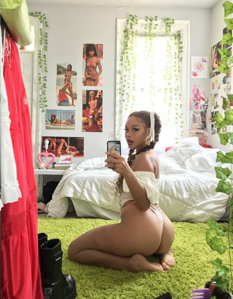 Naomij
