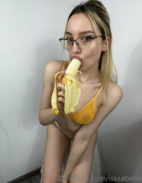 Issa Belle