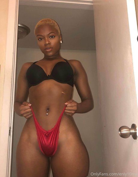 Foto desnuda filtrada de OnlyFans de Enly10me