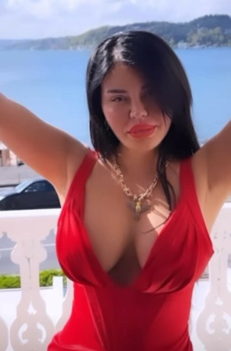 Ebru Polat