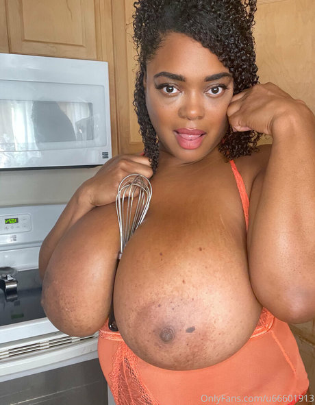 Foto desnuda filtrada de OnlyFans de Nikky Dunes