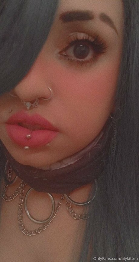 Foto desnuda filtrada de OnlyFans de Raeraejiggles