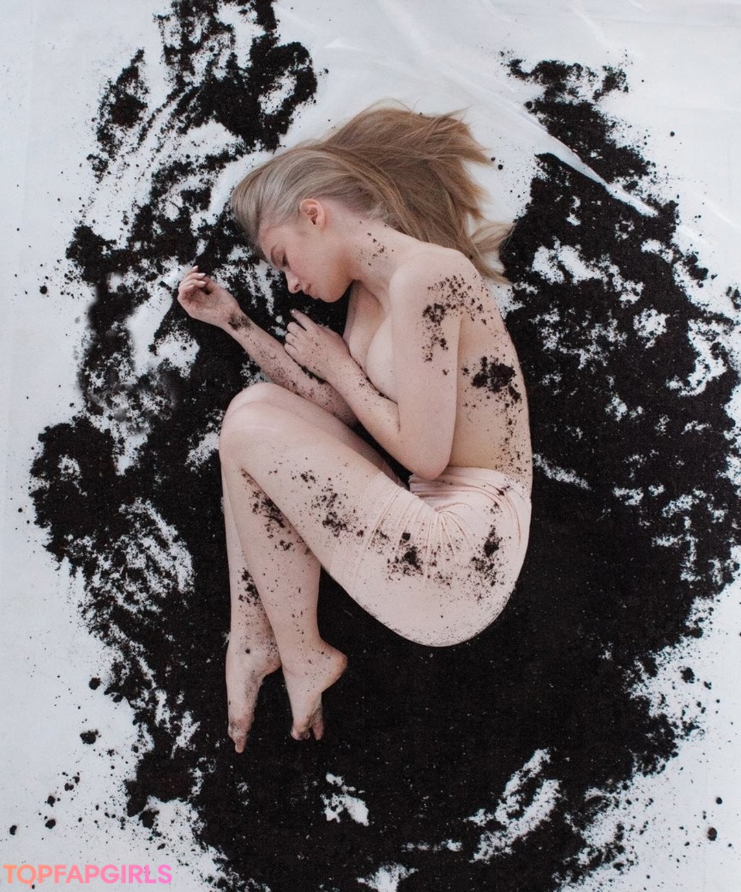 Foto desnuda filtrada de OnlyFans de Aspiratova #15 Foto desnuda filtrada de OnlyFans de Aspiratova #15