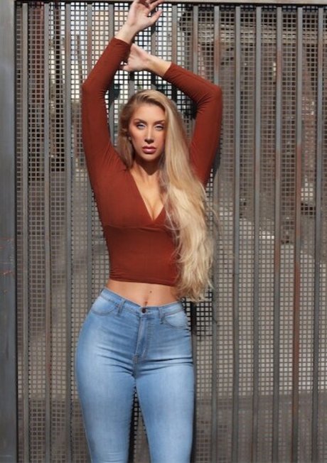 Elle Van Schaik