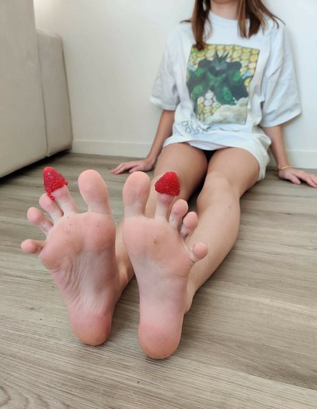 Foto desnuda filtrada de OnlyFans de Alicefrenchfeet
