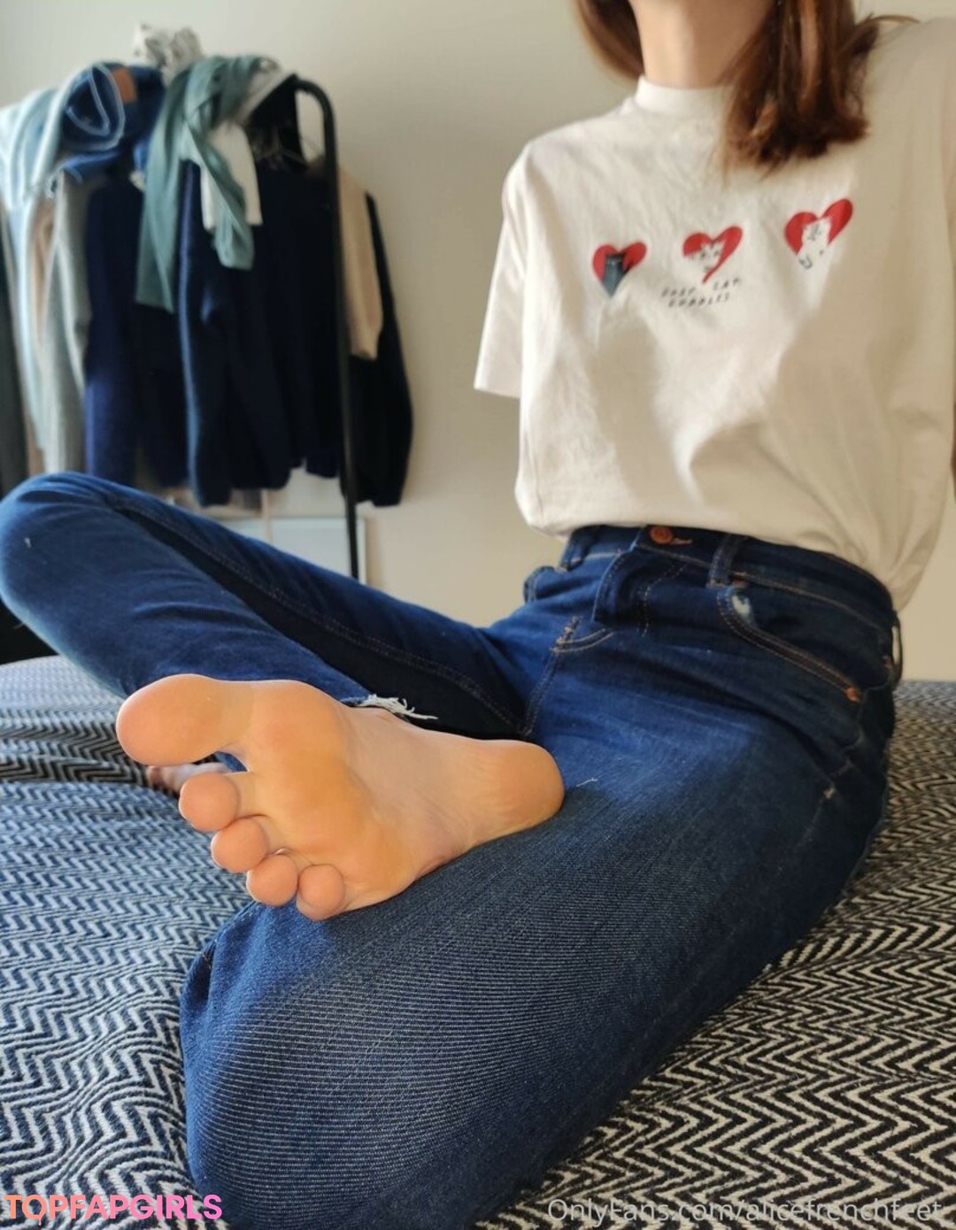Foto desnuda filtrada de OnlyFans de Alicefrenchfeet #367 Foto desnuda filtrada de OnlyFans de Alicefrenchfeet #367