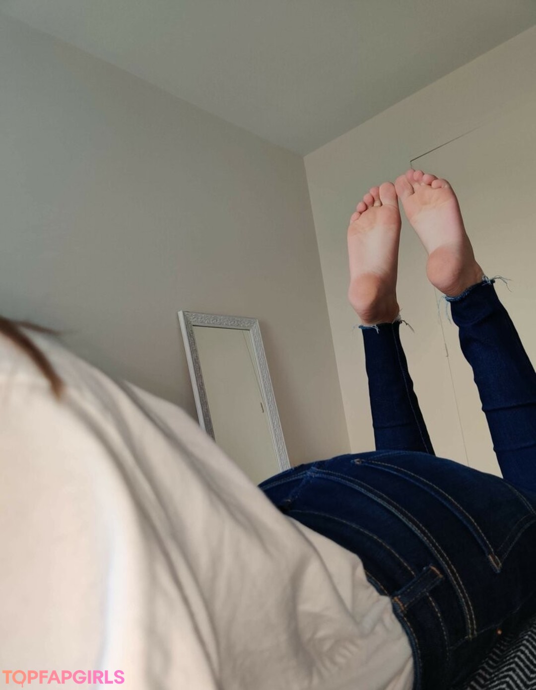 Foto desnuda filtrada de OnlyFans de Alicefrenchfeet #373 Foto desnuda filtrada de OnlyFans de Alicefrenchfeet #373