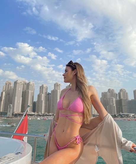 Foto desnuda filtrada de OnlyFans de Emilia Bte