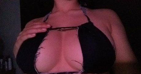 Foto desnuda filtrada de OnlyFans de Akuma Desu Ka