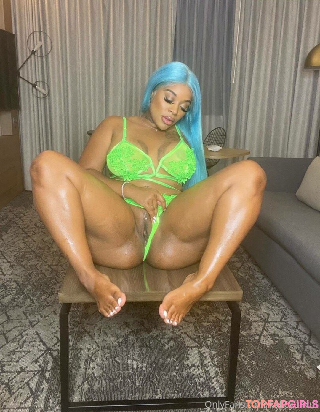 Foto desnuda filtrada de OnlyFans de Lickmykakez #32 Foto desnuda filtrada de OnlyFans de Lickmykakez #32