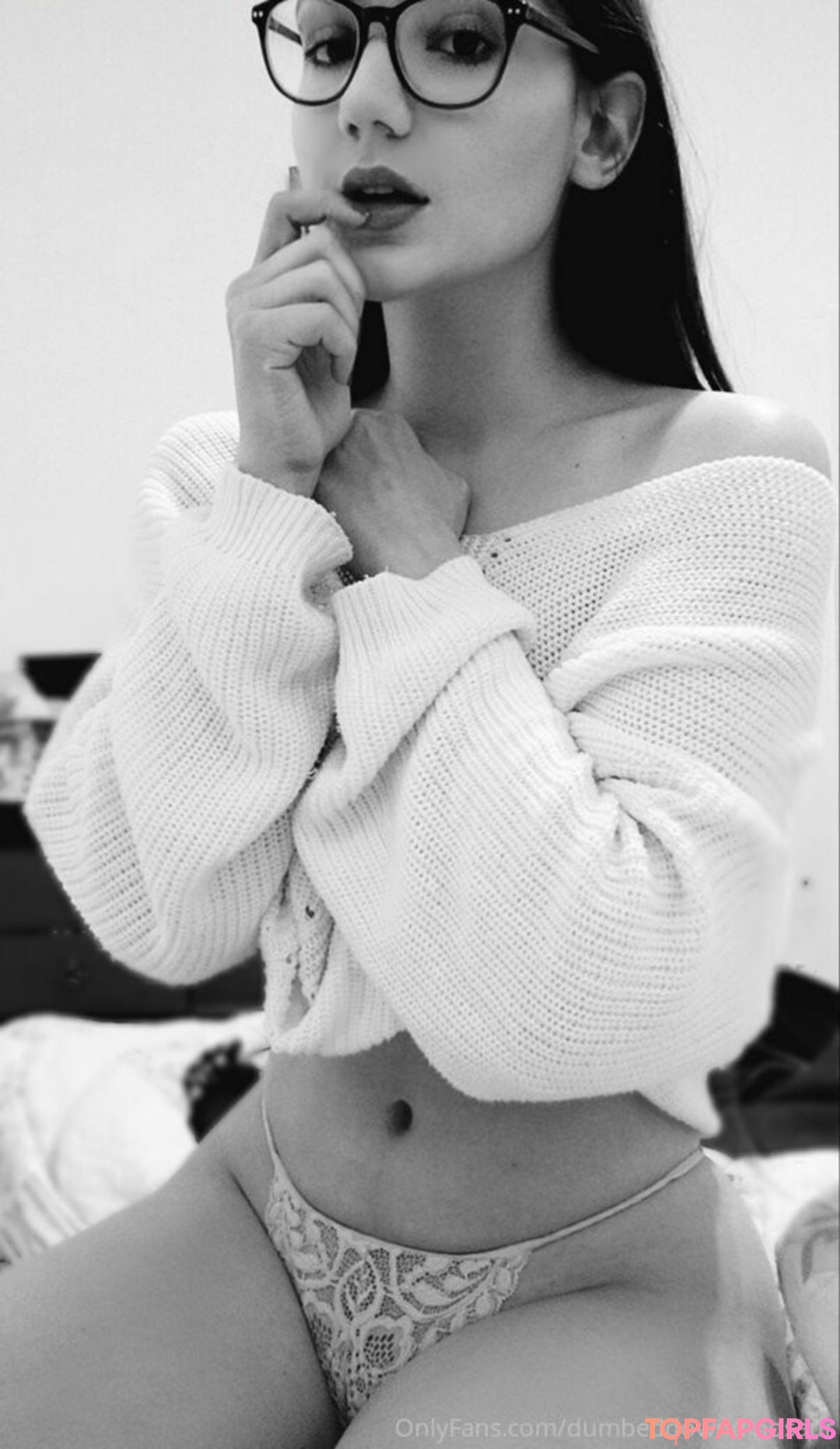 Foto desnuda filtrada de OnlyFans de Dumbeddowndinosaur #13 Foto desnuda filtrada de OnlyFans de Dumbeddowndinosaur #13