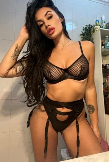 Foto desnuda filtrada de OnlyFans de Karla Bellucci