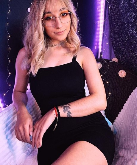 Maya Asmr Foto desnuda filtrada de OnlyFans de Maya Asmr #10