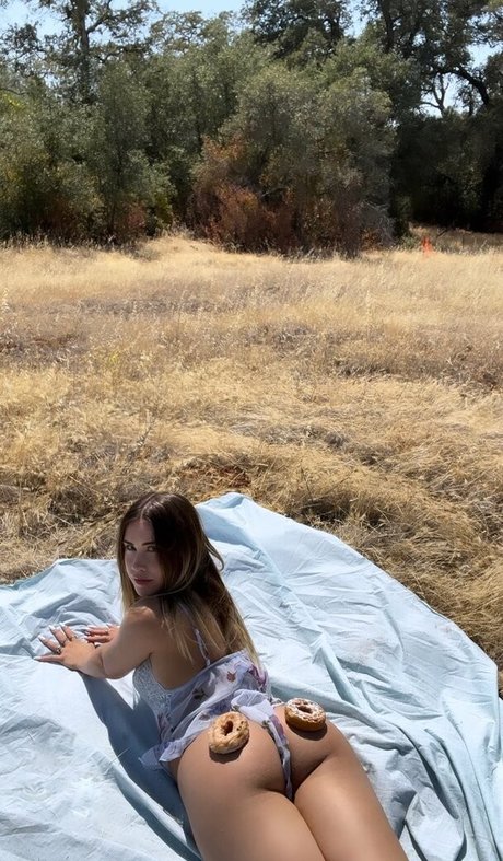 Foto desnuda filtrada de OnlyFans de Lily Hale