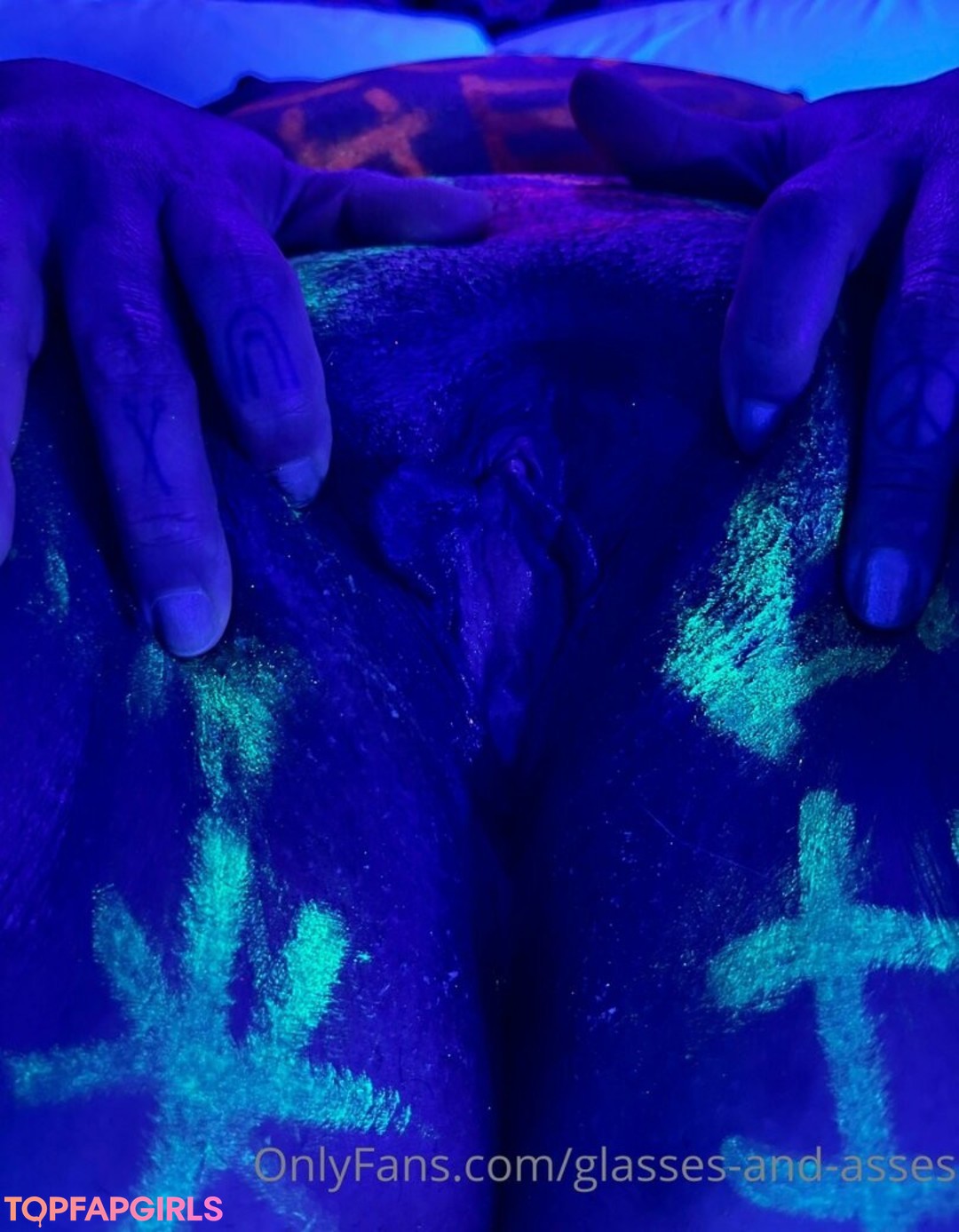 Foto desnuda filtrada de OnlyFans de Glassesandasses #121 Foto desnuda filtrada de OnlyFans de Glassesandasses #121
