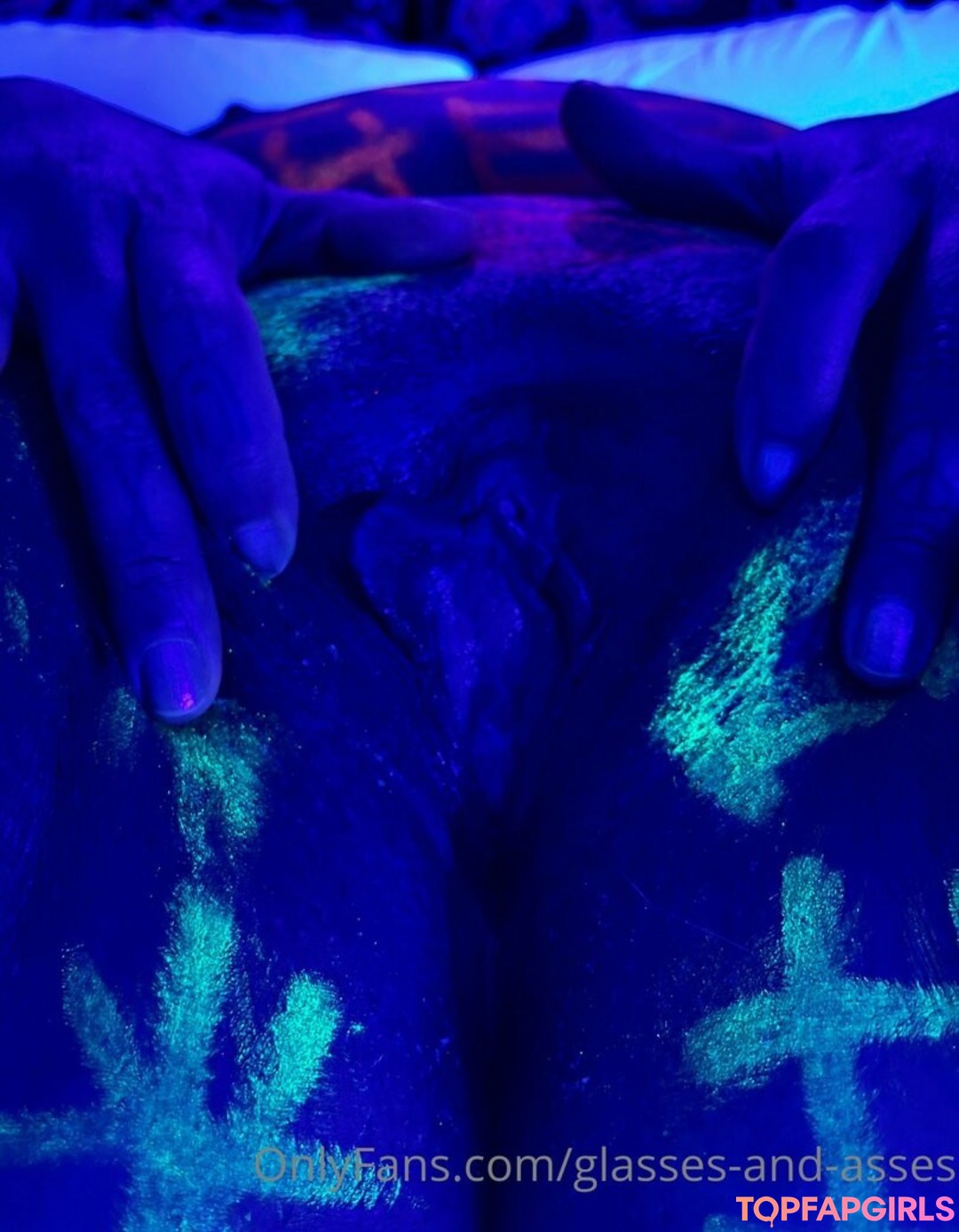 Foto desnuda filtrada de OnlyFans de Glassesandasses #122 Foto desnuda filtrada de OnlyFans de Glassesandasses #122
