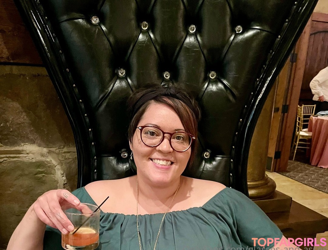 Foto desnuda filtrada de OnlyFans de Glassesandasses #253 Foto desnuda filtrada de OnlyFans de Glassesandasses #253