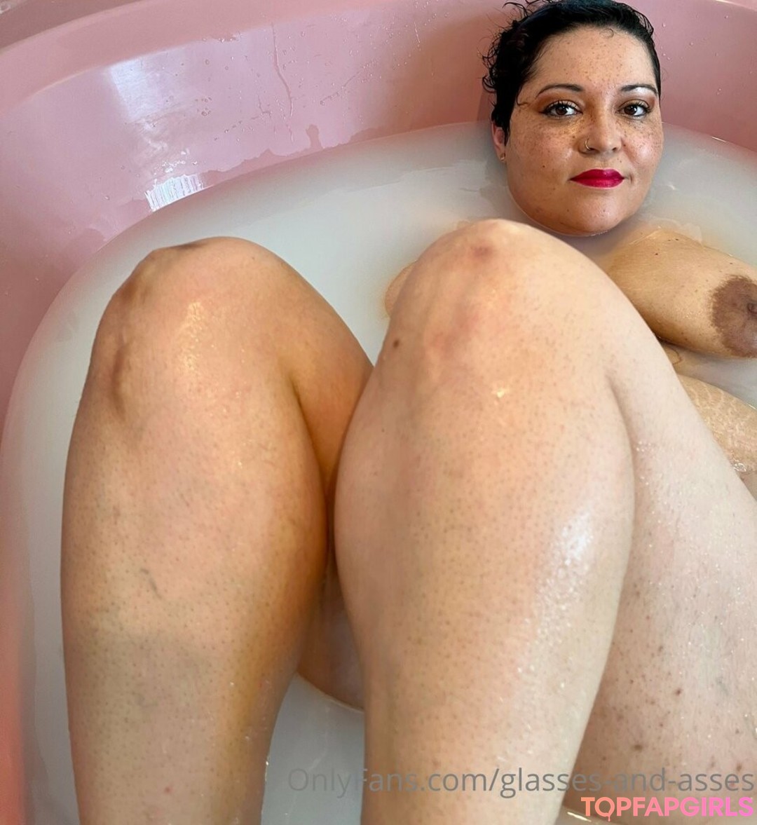 Foto desnuda filtrada de OnlyFans de Glassesandasses #42 Foto desnuda filtrada de OnlyFans de Glassesandasses #42