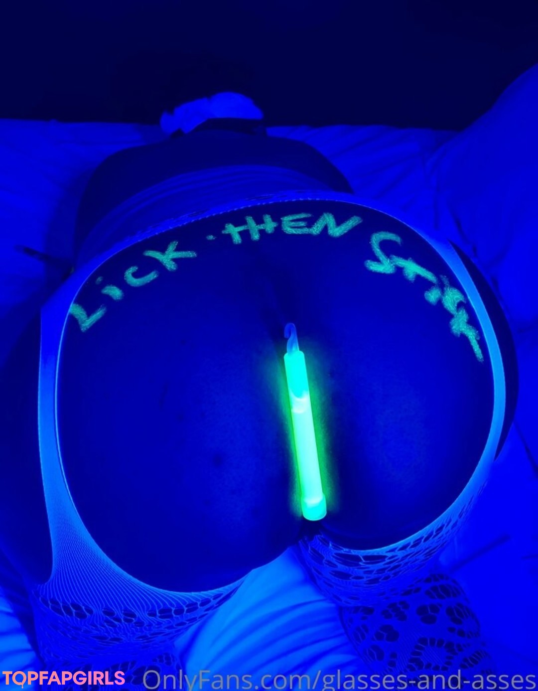 Foto desnuda filtrada de OnlyFans de Glassesandasses #420 Foto desnuda filtrada de OnlyFans de Glassesandasses #420