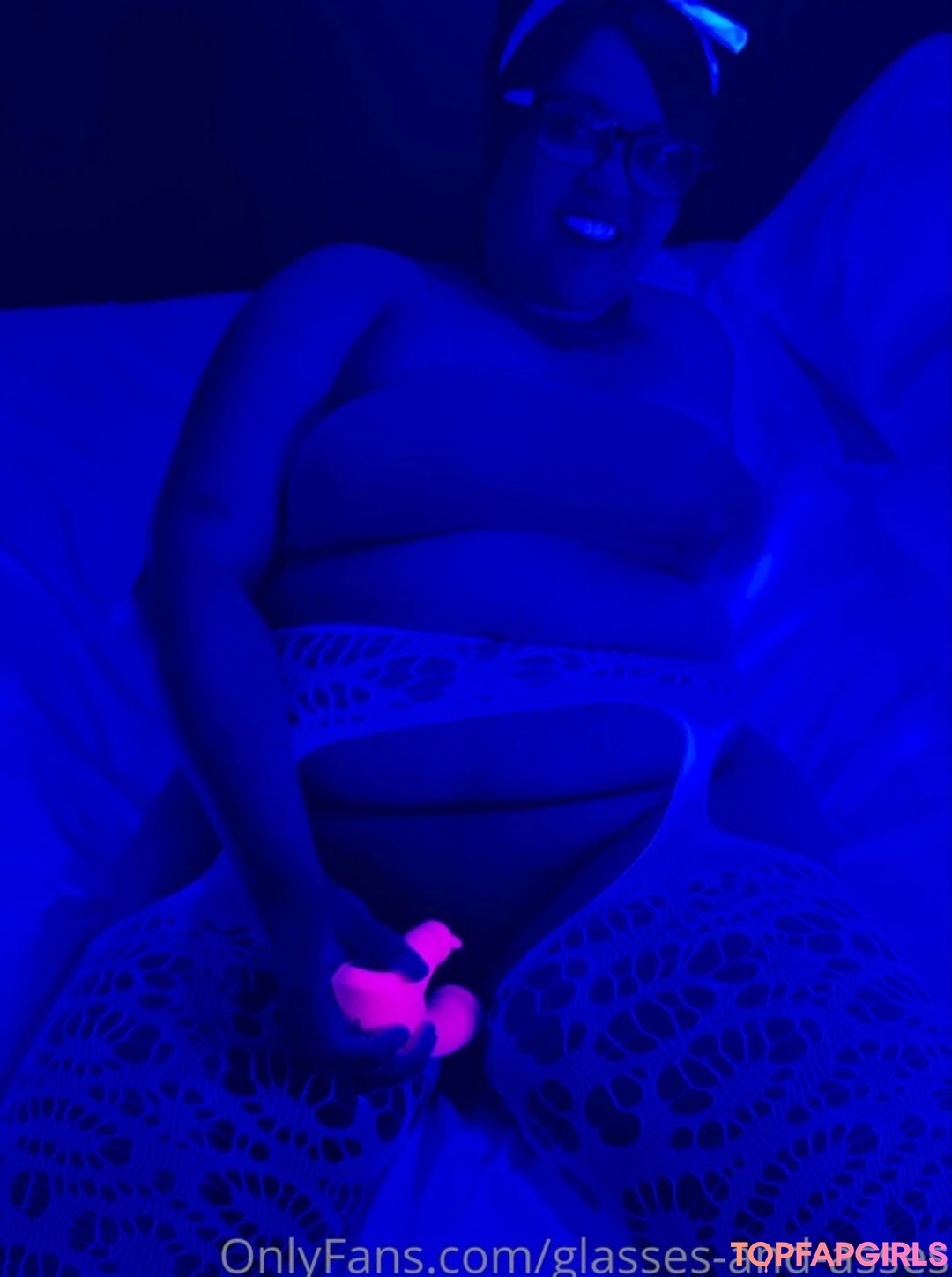 Foto desnuda filtrada de OnlyFans de Glassesandasses #424 Foto desnuda filtrada de OnlyFans de Glassesandasses #424