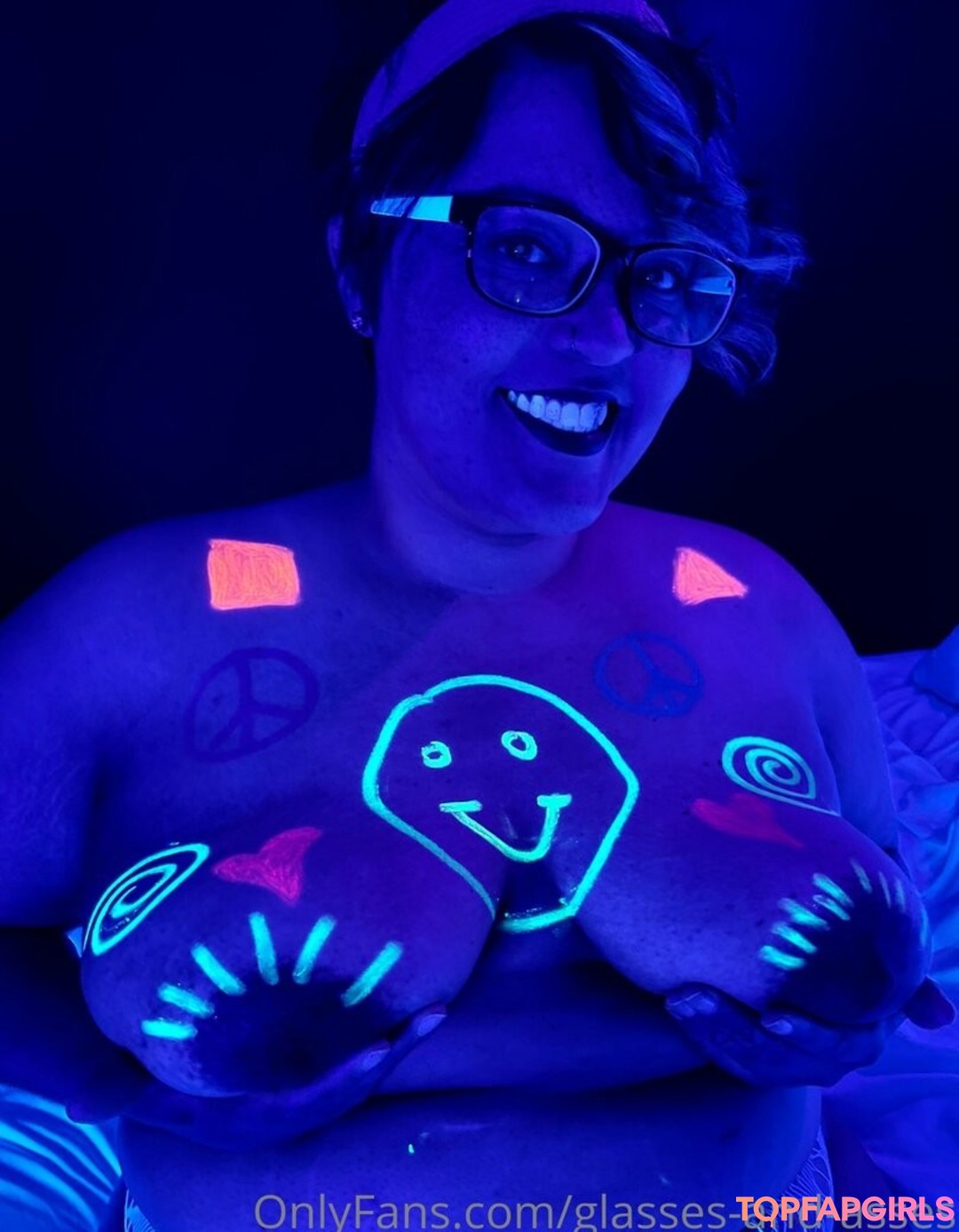 Foto desnuda filtrada de OnlyFans de Glassesandasses #97 Foto desnuda filtrada de OnlyFans de Glassesandasses #97