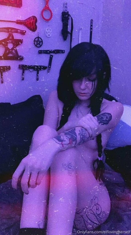 Foto desnuda filtrada de OnlyFans de Elflovingherself