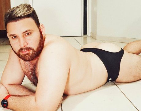 Foto desnuda filtrada de OnlyFans de Brazildaddybearfreepage