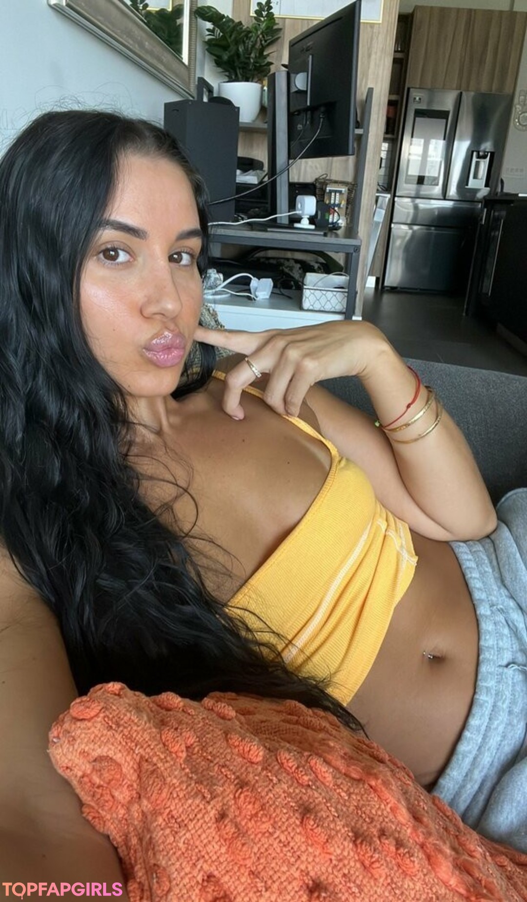 Foto desnuda filtrada de OnlyFans de Erose Eroze #7 Foto desnuda filtrada de OnlyFans de Erose Eroze #7