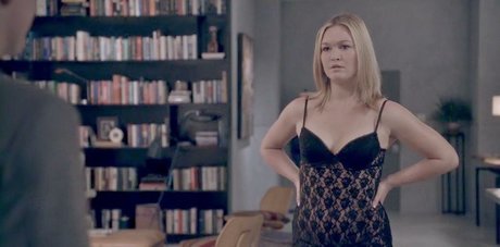 Julia Stiles