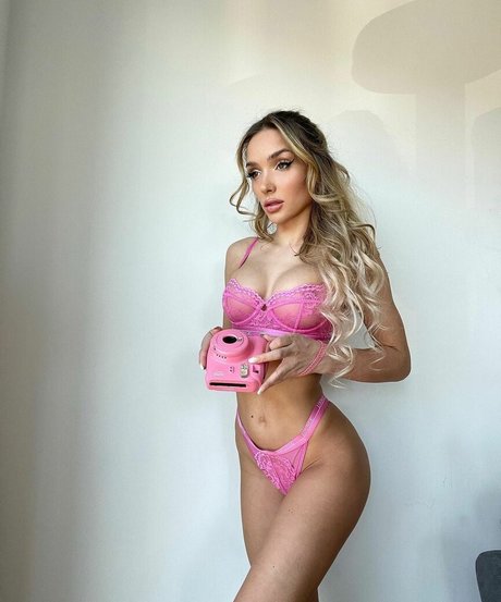 Foto desnuda filtrada de OnlyFans de Abby Vouge