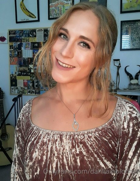 Dahliainbloom1