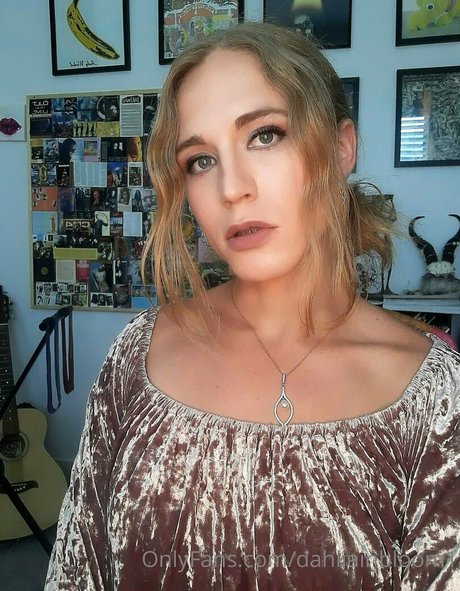 Dahliainbloom1
